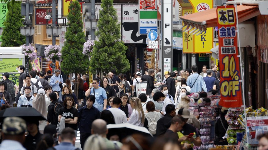 Жертва и над 100 хоспитализирани заради жегите в Япония