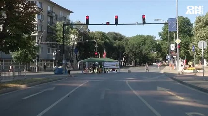 Палатковият лагер във Варна промени маршрутите на 7 автобусни линии