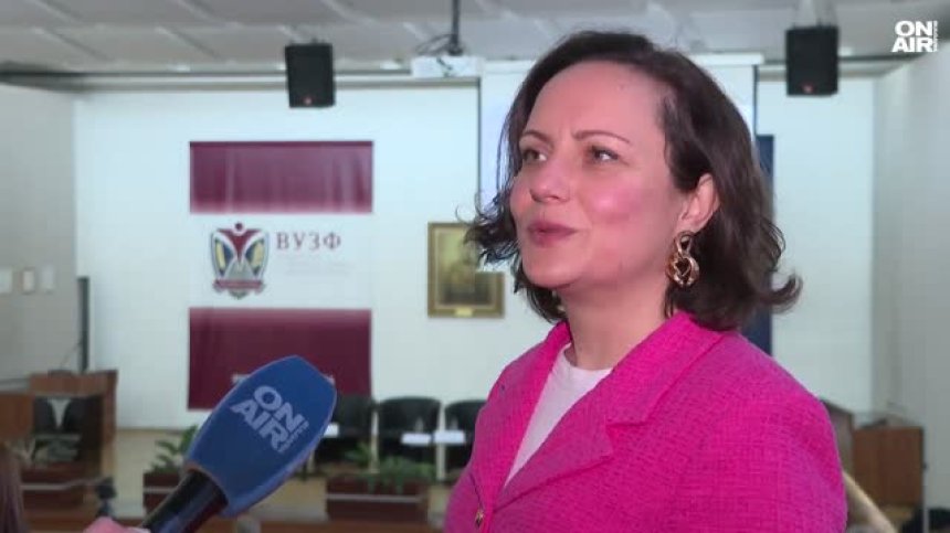 Адаптирането на учителите към технологиите се оказва голям проблем
