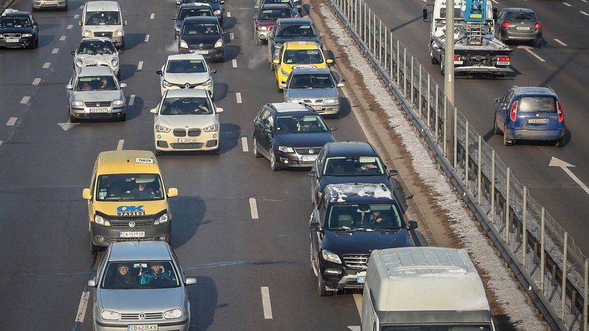 Може да отпадане нотариалната заверка на подписите при прехвърляне на МПС