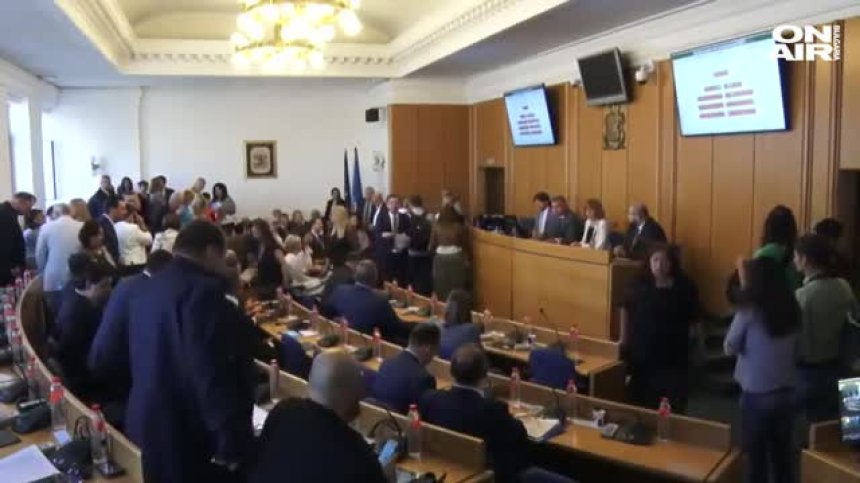 На церемония бяха връчени наградите почетен гражданин и значка на София 
