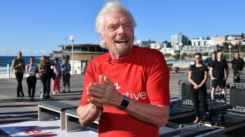 За Ричард Брансън няма граници, ще популяризира астро-туристическото пътуване