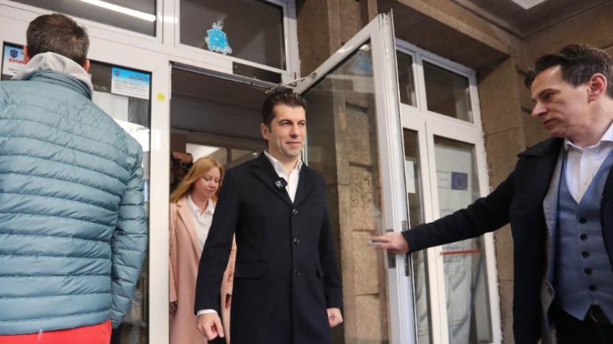 Тишина в изборната нощ: Защо политическите лидери запазиха мълчание