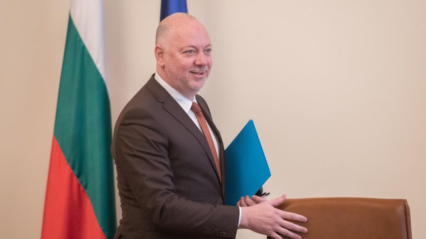 Росен Желязков: Самолетите от Швеция ще бъдат в България и през целия август