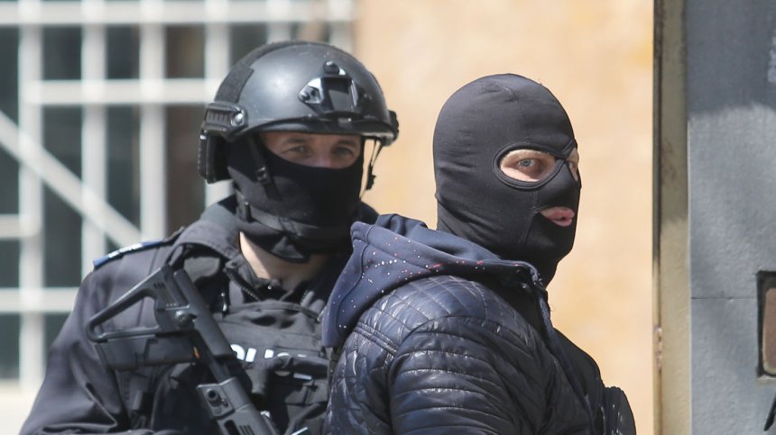 ГДБОП с акция в Агенция "Митници" в Русе
