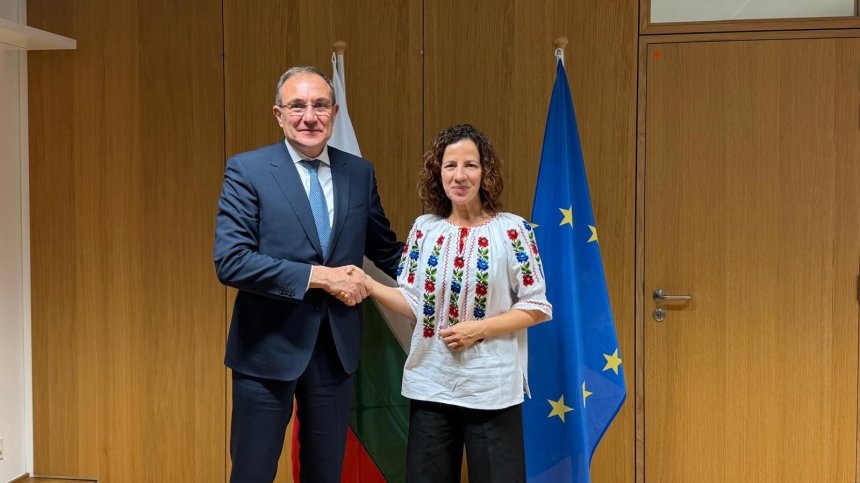 България търси пари от ЕС за домове за възрастни хора с качествени грижи