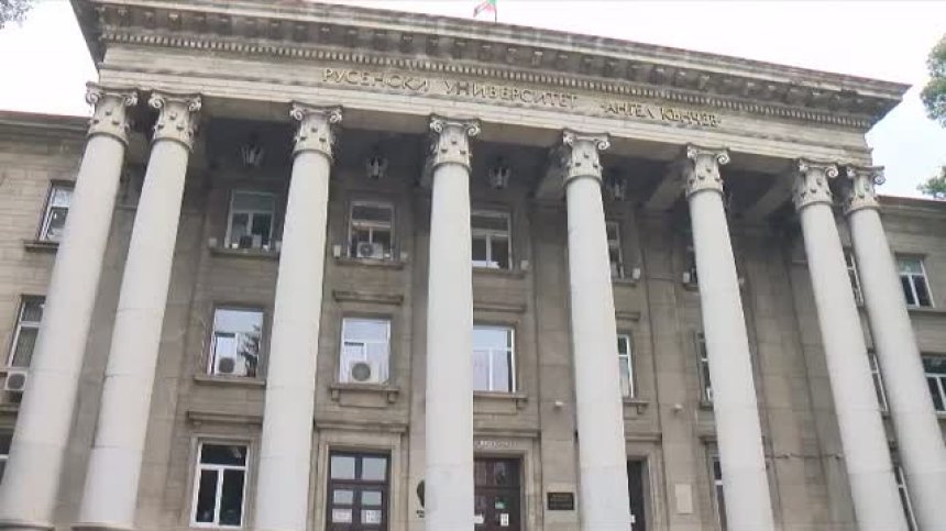 Втора фаза на ваксиниране: Противоречиви нагласи сред работещите в университетите