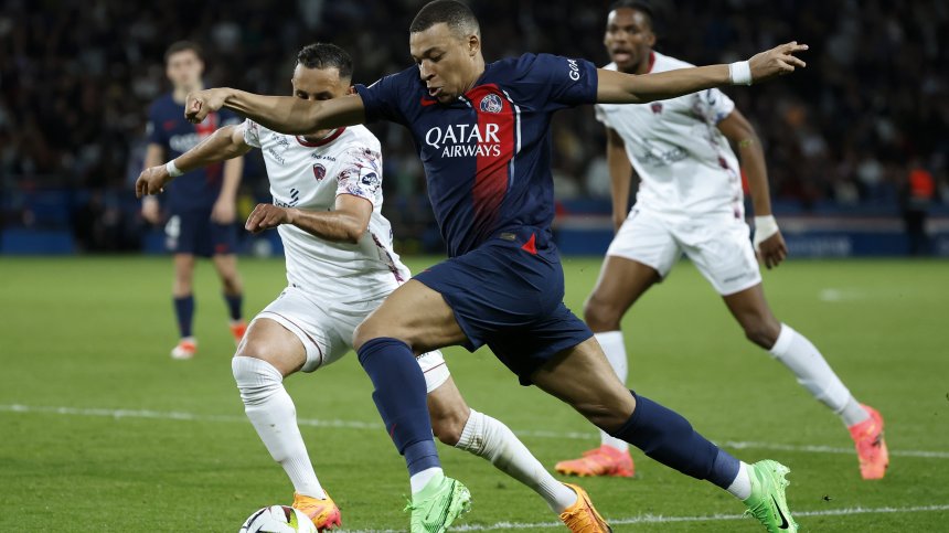 ПСЖ се спаси от домакинска загуба от последния във Франция