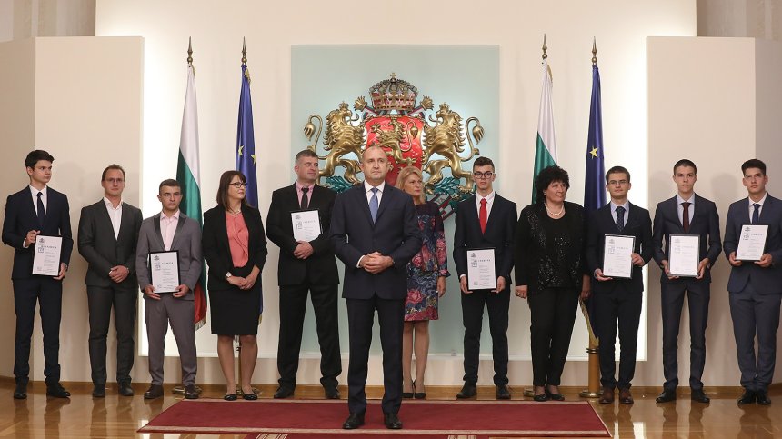 Президентът връчи наградите "Джон Атанасов" 
