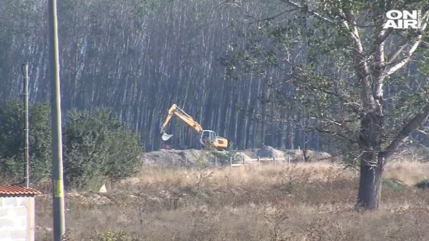 Протест срещу кариера за чакъл край село Мирянци: Къщите ни са напукани
