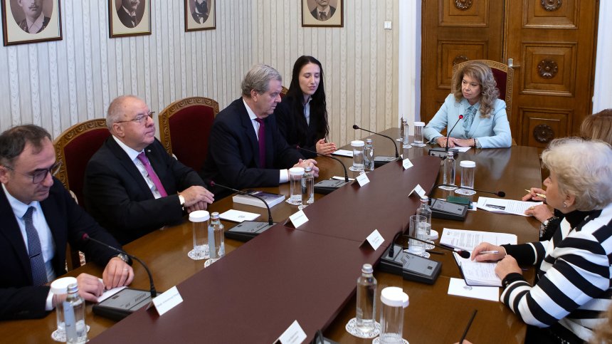 Йотова: Образованието и критичното мислене са ключови в борбата с езика на омразата