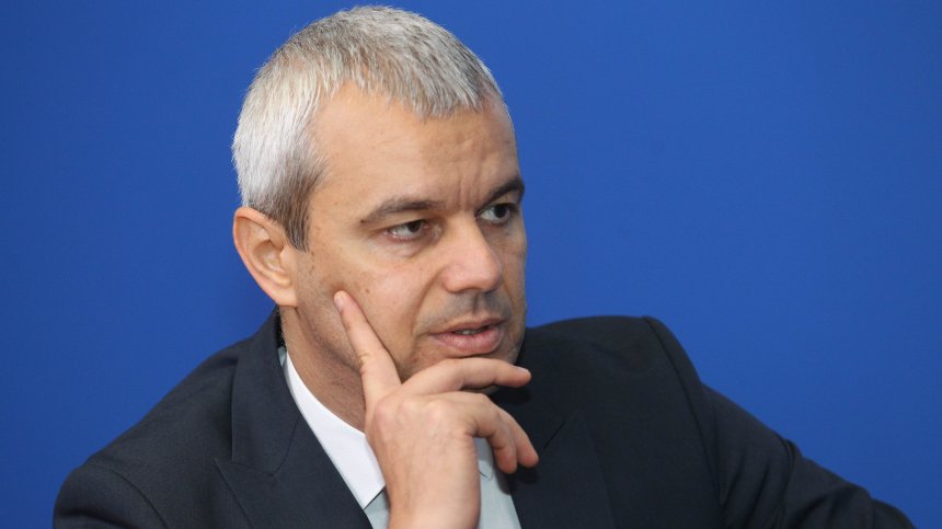 Лидерът на "Възраждане" патентова прякора си "Костя Копейкин"