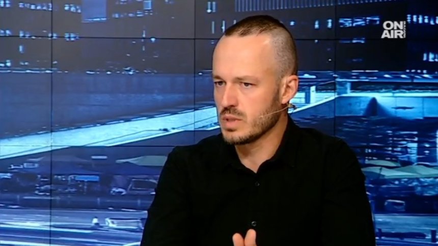 Разумните хора се отказват от политиката, за да не рискуват името си