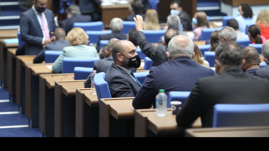 Депутатите одобриха на помощта от Брюксел заради кризата  