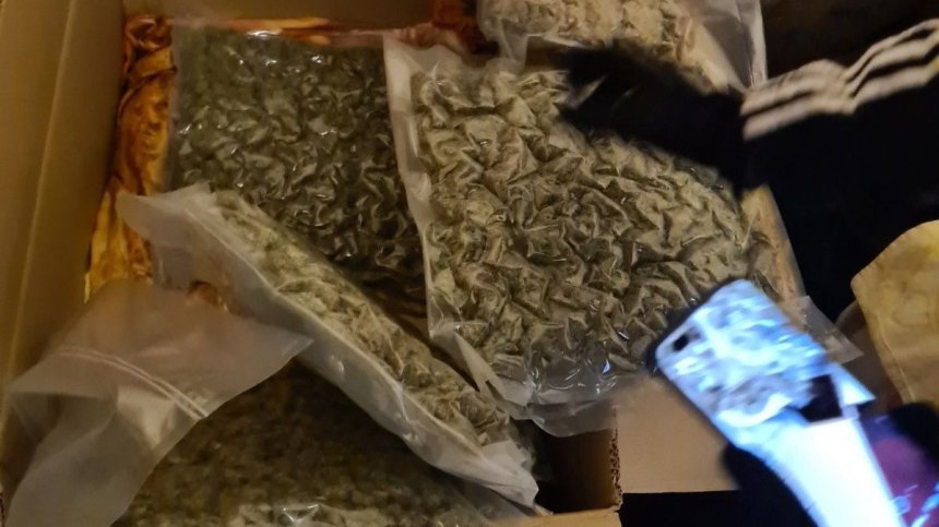 ГДБОП хвана наркодилър с клиент и иззе голямо количество дрога