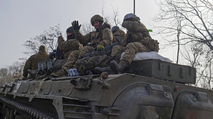 Русия: Пътищата към Бахмут са под наш контрол, Украйна загуби важен логистичен център