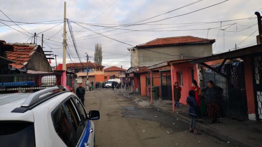 Задържаха двама бургазлии за купуване на гласове