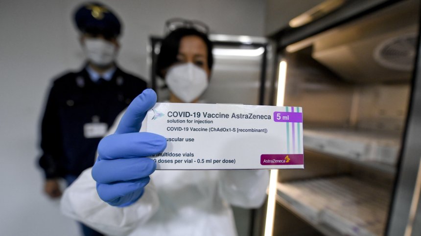 Ваксината на AstraZeneca е по-ефикасна при втора доза след 12 седмици