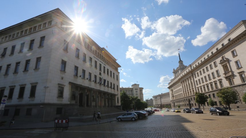 БНБ вече прилага ограничителни мерки по "черния списък"