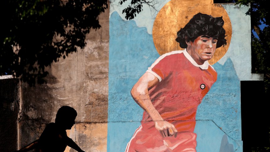 Делото за смъртта на Марадона: Дон Диего е бил безпомощен да си избере адекватни медици