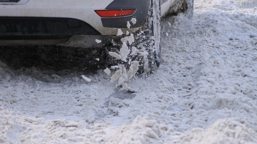 Вижте най-опасните автомобили при заледени пътища