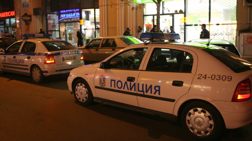 Среднощна акция за две деца, загубили се в гора, завърши благополучно