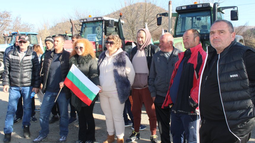 Мъката на земеделците: "Попиляха всичко, ще хващаме нанякъде"