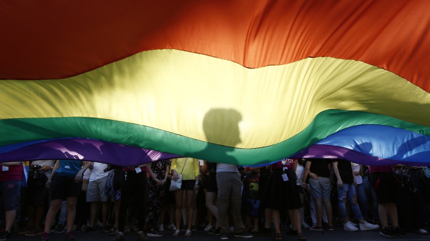 Русия забрани смяната на пола - мъжете ще са мъже, жените - жени 