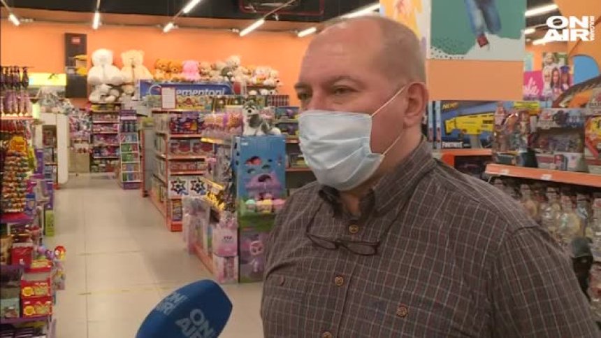 Заради мерките: Ще има ли тъжни деца без подарък за Коледа?