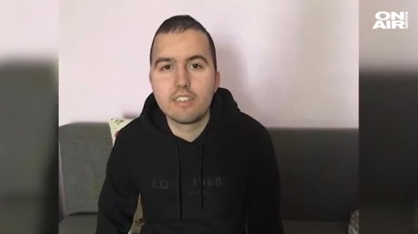 Деца изработиха над 200 сурвачки, събират пари за лечението на Анди от Русе