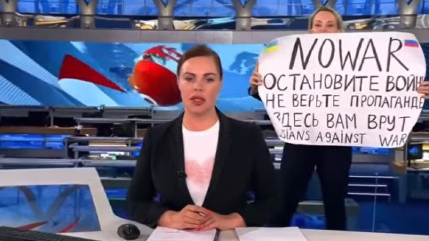 Арестуваха руска журналистка, призовала за край на войната в ефир (+ВИДЕО)