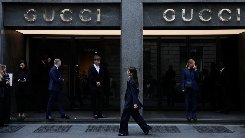 EК наложи солени глoби на Guссі, Сhlоé и Lоеwе