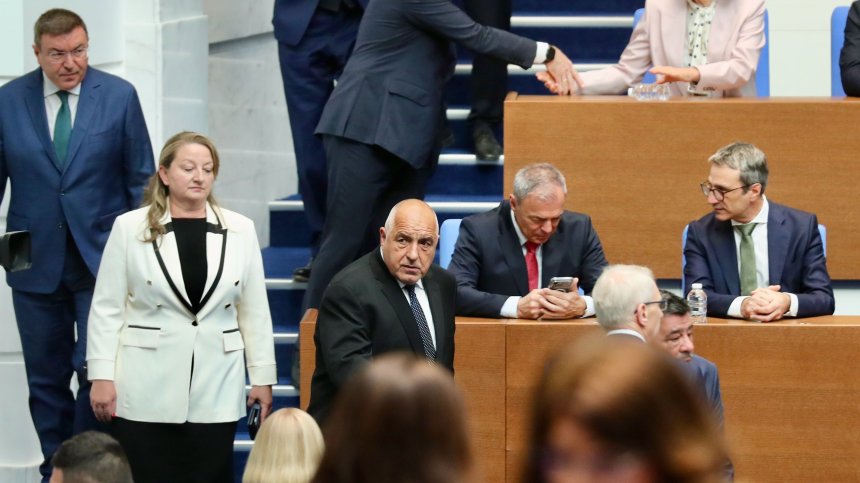 Удължиха сроковете на Законите за съдебната власт, КЗК и КЗП