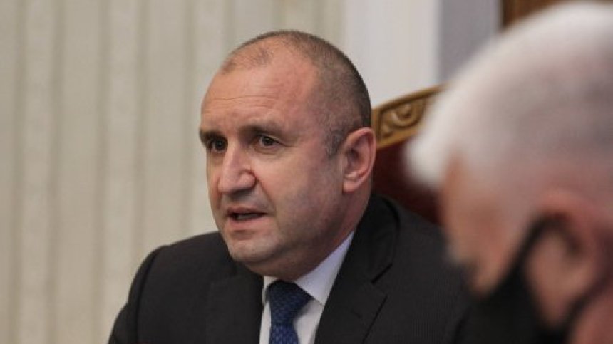 Радев даде срок на партиите до 27 август и втвърди тона: Чакам много ясен сигнал 