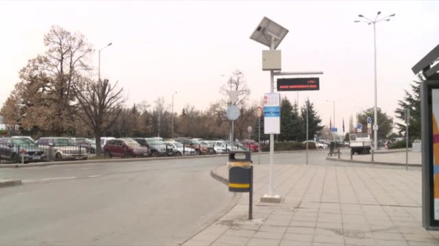 Електронните табла на спирките в София блокираха