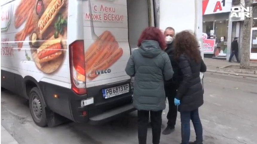 Фирмата на бусовете за колбаси: Хуморът е неуместен