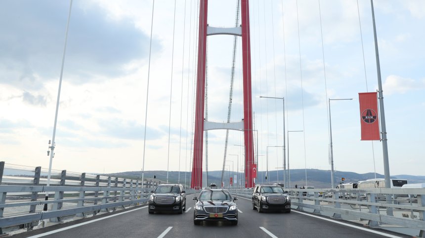 Турция затвори Дарданелите заради огромните пожари