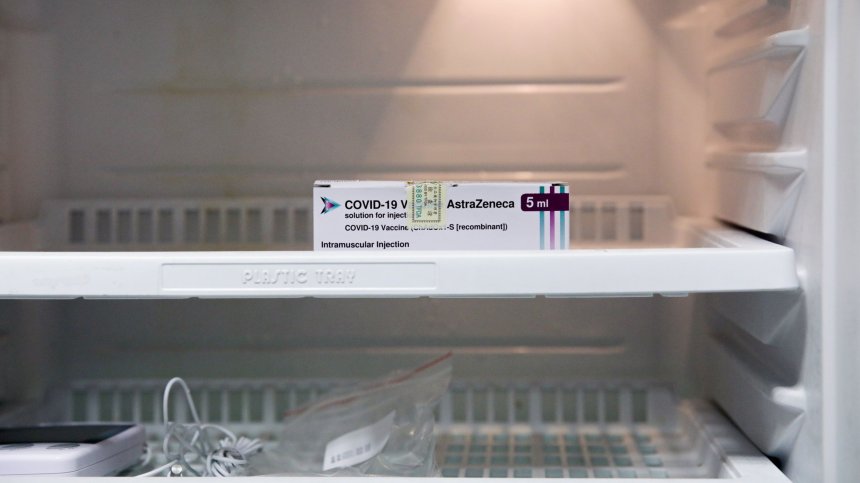 Индия спря износа на AstraZeneca поради недостиг на ваксини