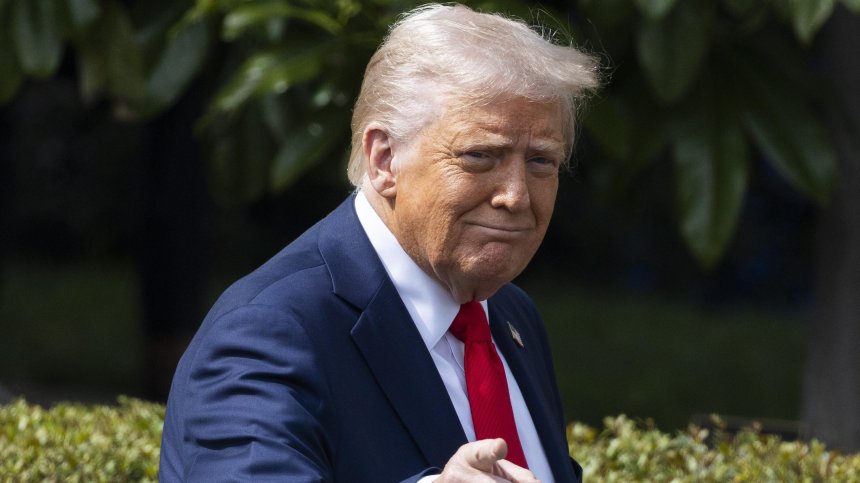 Тръмп промени мнението си: Ще има нови мита за смартфоните