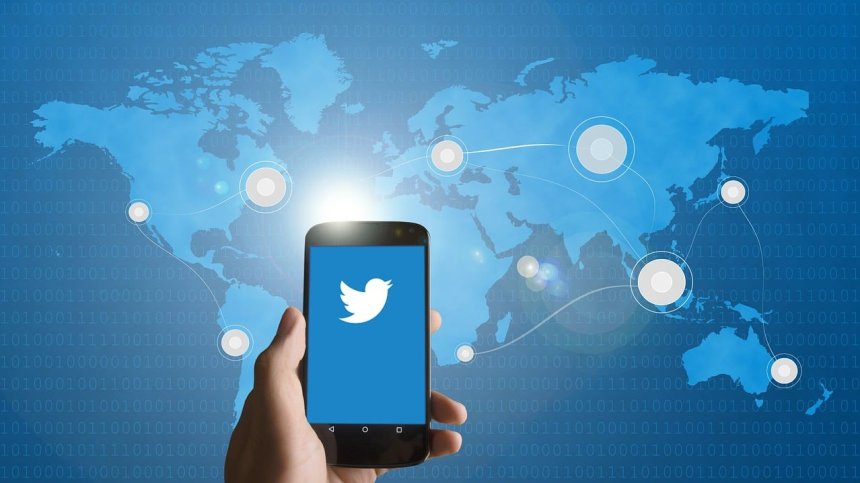Факт или измислица? Изкуственият интелект изправи "на нож" ЕК и Twitter