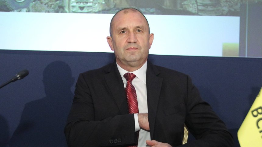 Радев с остър тон към партиите: Страната е в криза, няма нужда от още избори