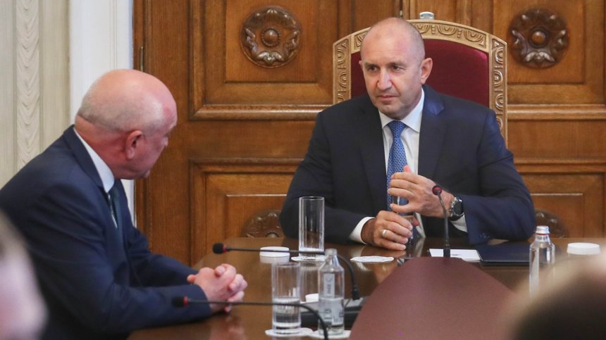 Димитър Главчев послуша Радев за смяната на министри, новите няма да са политизирани