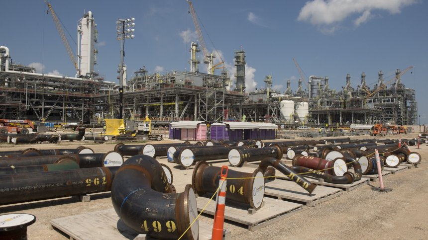 Американски петролен гигант иска изтегляне от Русия, указ на Путин го спира