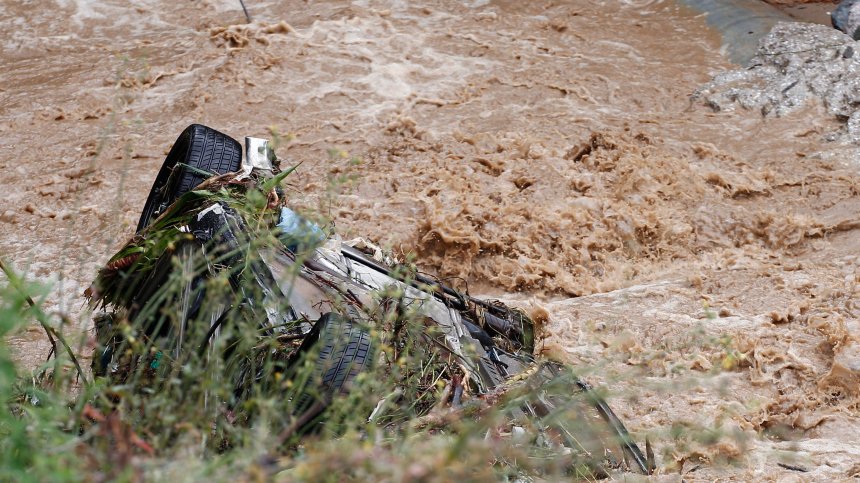 Преспи, градушки, порои - ситуацията в Гърция се усложнява