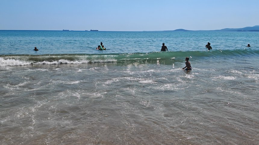 Затварят плаж в Свети Влас заради замърсяване с отпадни води