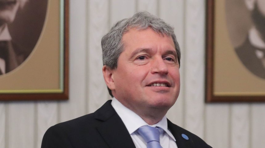 Тошко Йорданов се извини на младите лекари: "Уважавам всички в бели престилки"