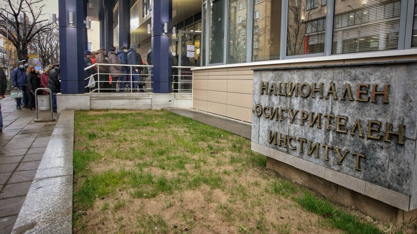 НОИ: Средният осигурителен доход за март е 1410,67 лв.