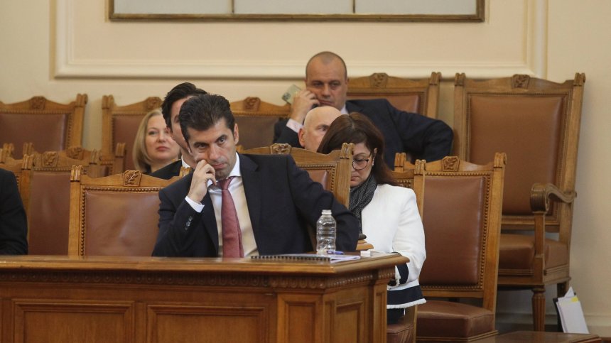 ГЕРБ иска извънредно заседание в неделя и оставка на кабинета в понеделник