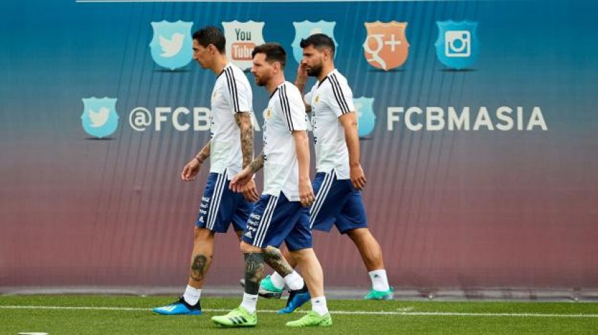 Испански медии: Лионел Меси остава в "Барселона"