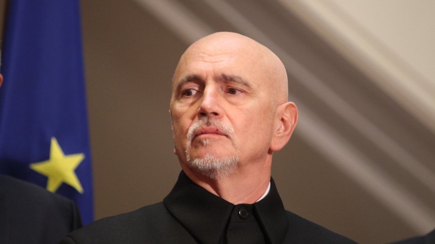 Министър Събев решава демографския проблем с бърз транспорт и добър интернет